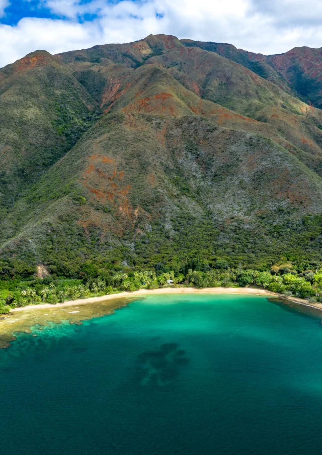 Plage De La Mwara Thio