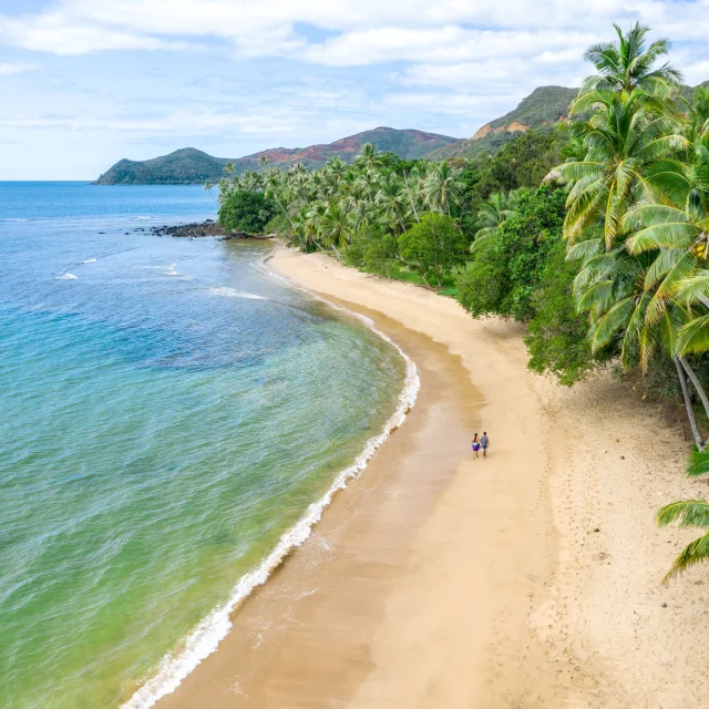 Plage de Moara à Thio