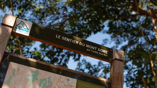 Sentier Du Mont Dore Par La Corniche Charlotte Bertonneau 2004