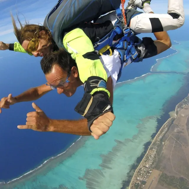 Noumea Skydive - Saut en parachute tandem à Poé | sud Tourisme